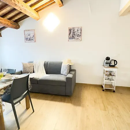 Casa Vianello Cri Apartment *